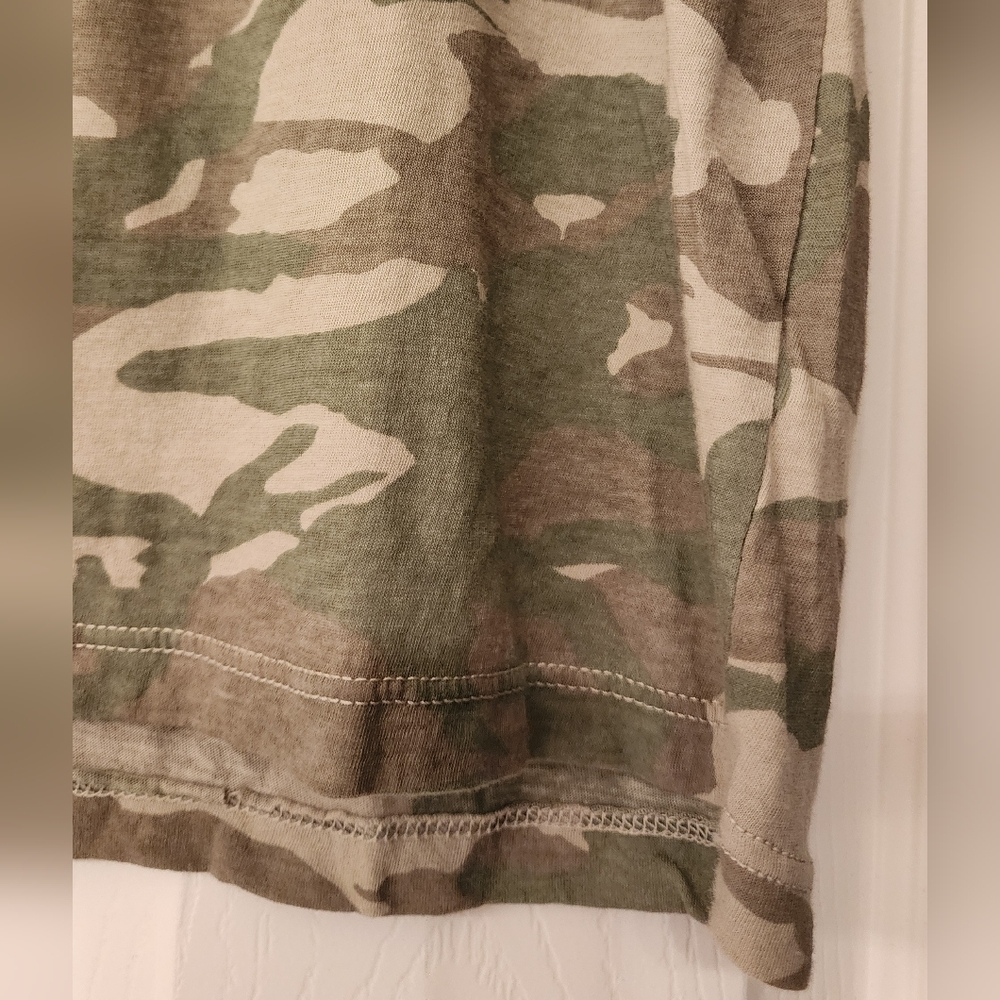 MONROW Tonal Camo Vintage Style Tee In Light Camouflage w/Boxy fit - Picture 6 of 8